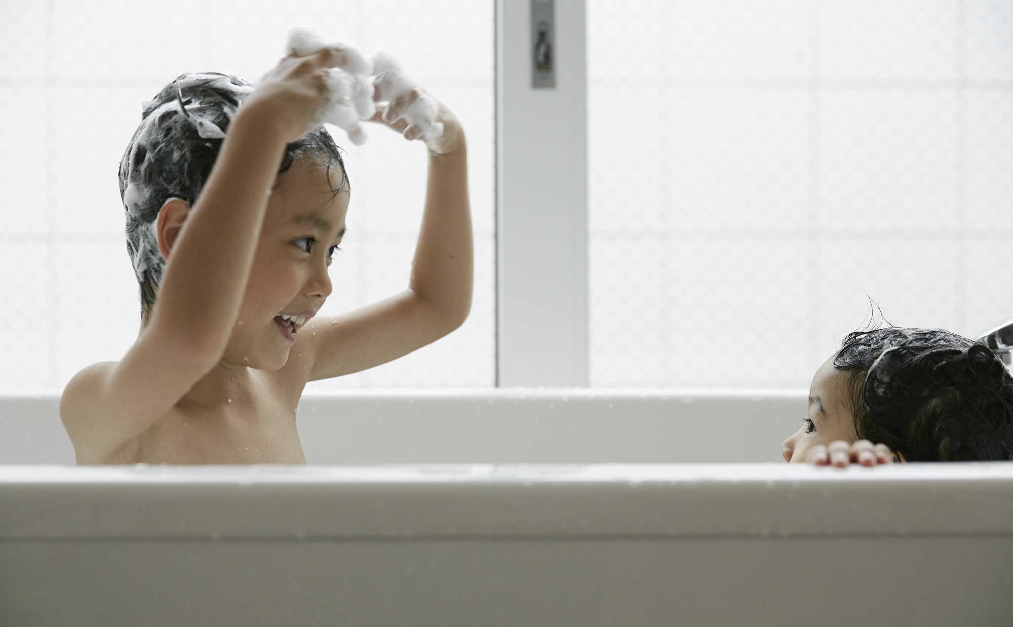 ベビー用風呂 折りたたみ 子供用風呂 赤ちゃん用 0～2歳 温度計付き 改良版スポンジバスネット付き 収納容易 滑り止め設計 ベビー用 赤ちゃん用キッズ お風呂 安心感 ベビーバスネット お風呂サポート ベビー用浴槽 ベビー用品 家庭用