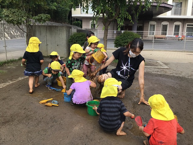 幼稚園の先生 Kindergarten teacher女の子に人気＜さくら-SAKURA- あこがれの職業紹介＞