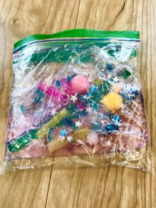 ダイソー商品で 手作りビジーボードを紹介 ～生後８か月ベビー～あひるのあしあと ～おはなしおしえて～