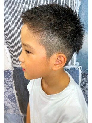 2025年秋 クールなで子供のメンズに似合うクールなベリーショートの髪型 ヘアカタログ・ヘアスタイル を探す - OZmallビューティ