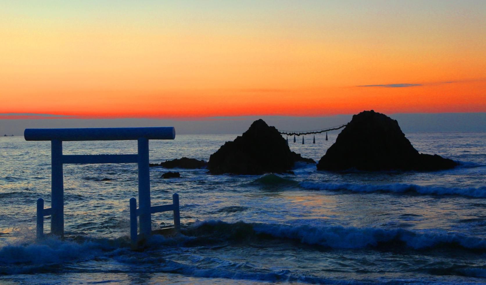冬の桜井二見ヶ浦の夫婦岩 福岡県糸島市 Sakurai Futamigaura's Meotoiwa in winter. Fukuoka-kenItoshima city の Stock フォトAdobe Stock