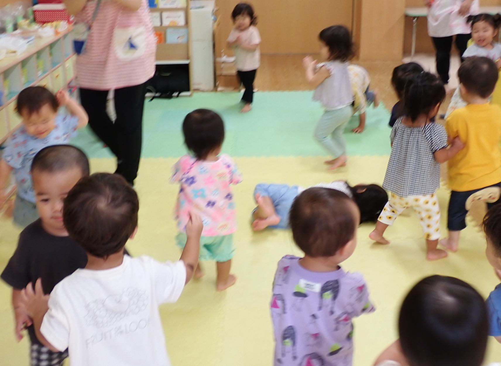 ワニ泳ぎ プールの写真素材 - PIXTA