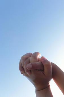 手をつなぐ男女 カップル 恋愛の写真素材95020763- PIXTA