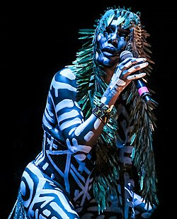 木村カエラちゃん 3ヶ月ぶりのTWIGGY.でヘアカット。 前髪伸ばそう、ってその間セルフカットを 楽しんでがんばれ❕ 前髪ゴール目指そう✨✨私も頑張る💪 って言って 挫けるのはどっちだろ 笑 @kaela_official @twiggy.miho @twiggytokyokaelakimurahairstyle