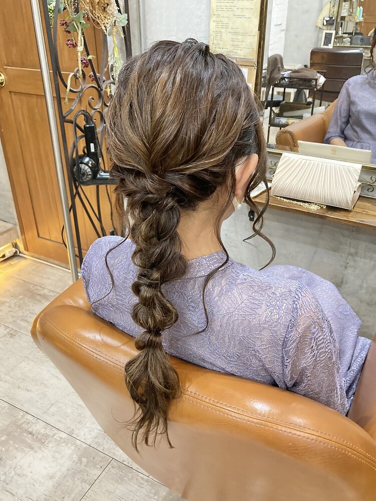 お呼ばれスタイルには流行リボンアレンジで♪結婚式やパーティーの特別な日にピッタリなヘアアレンジ。│美容室・美容院Lee リー