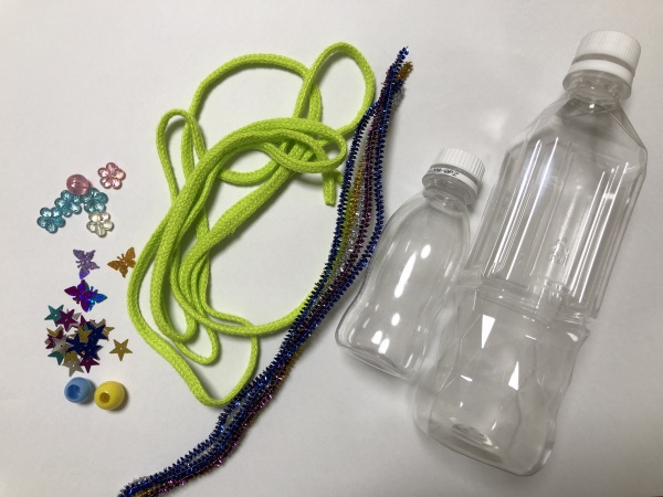 赤ちゃんがくぎづけに！ペットボトルの手作りおもちゃに「さっそく作る」「大人もハマる」 - macaroni