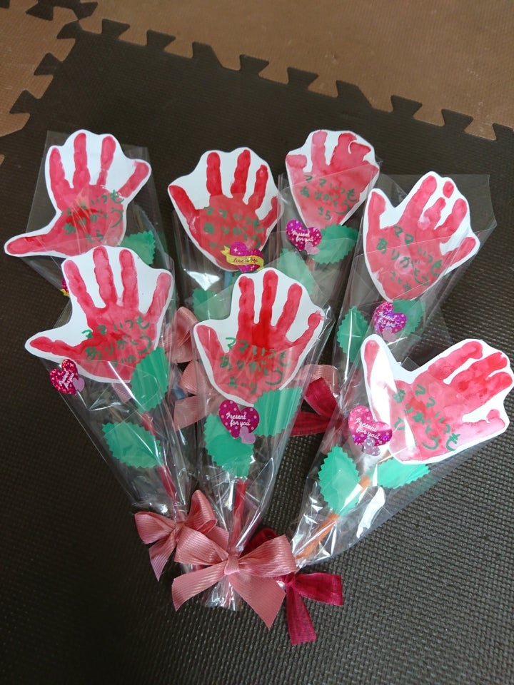 母の日特別イベント 5 13 土 ・5 14 日手形で母の日メッセージカードづくり