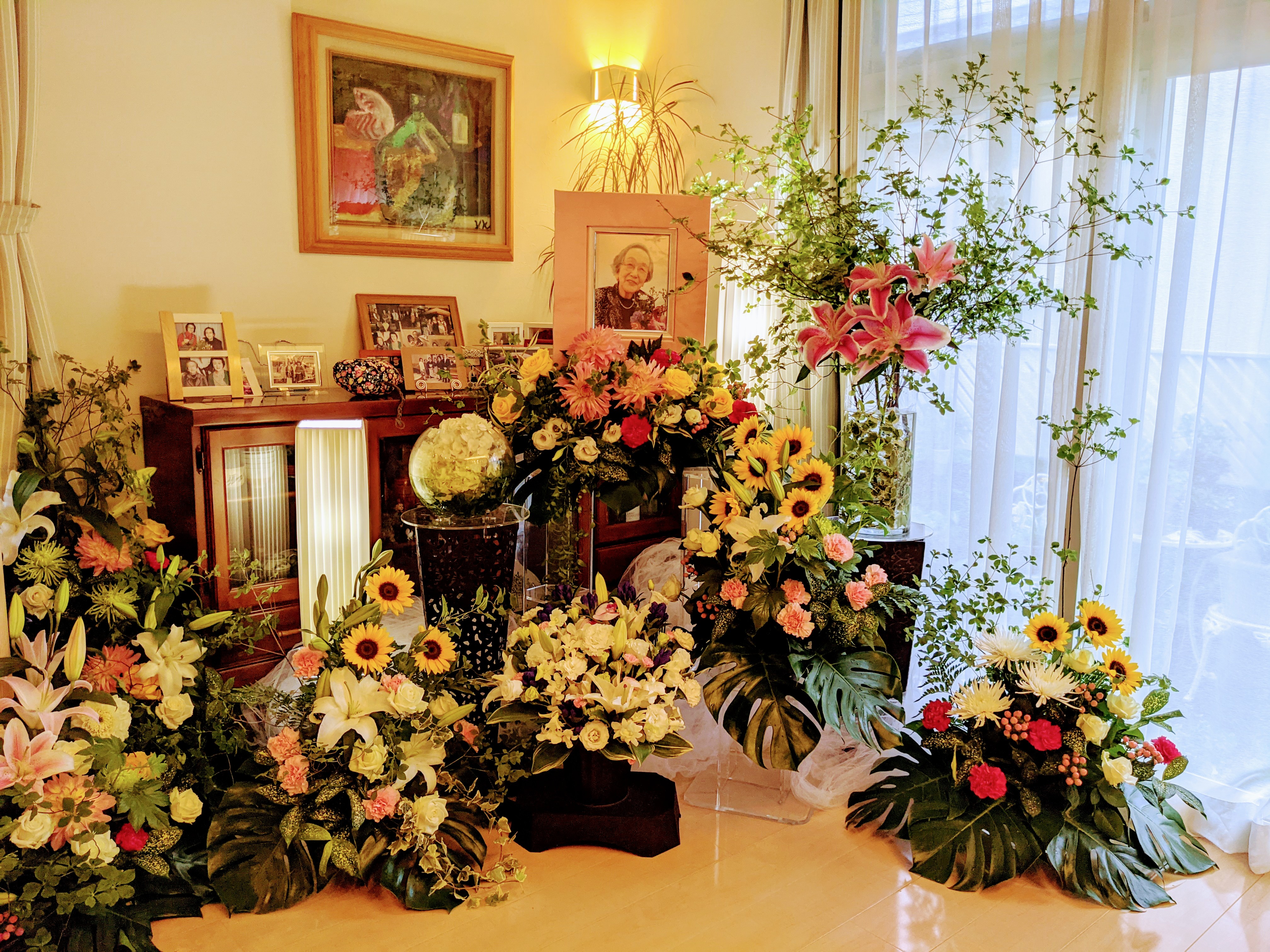 選べる花祭壇』自宅 集会所 寺院でのお葬式総合葬祭式場 平城セレモニーホール