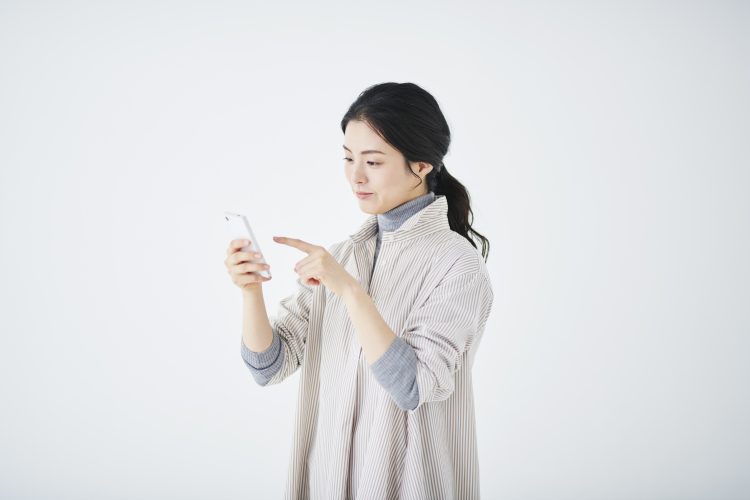 2023年版 お洒落ママに人気のスマホショルダー10選おすすめブランドや失敗しない選び方は？素敵なバッグと財布の図鑑 by HerSchedule