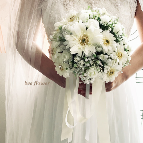 カスミソウを使ったウェディングブーケのアレンジおすすめ10選 今週のスタスナ omotte magazine fromANNIVERSAIRE記念日にまつわるマガジン