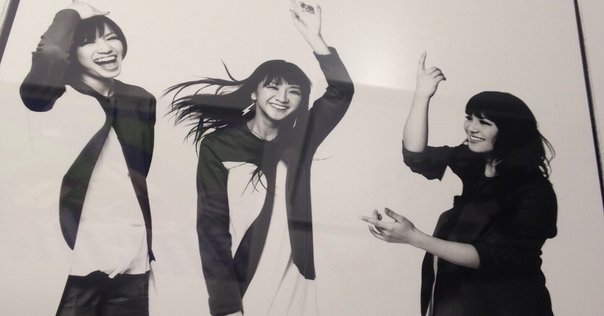 飯豊まりえ＆横浜流星、制服姿の密着ショットにファン「こんな青春したい」オリコンニュース ORICON NEWS