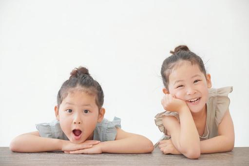 双子が30年で2倍に 不妊治療が影響、世界でも同じ傾向 - 日本経済新聞