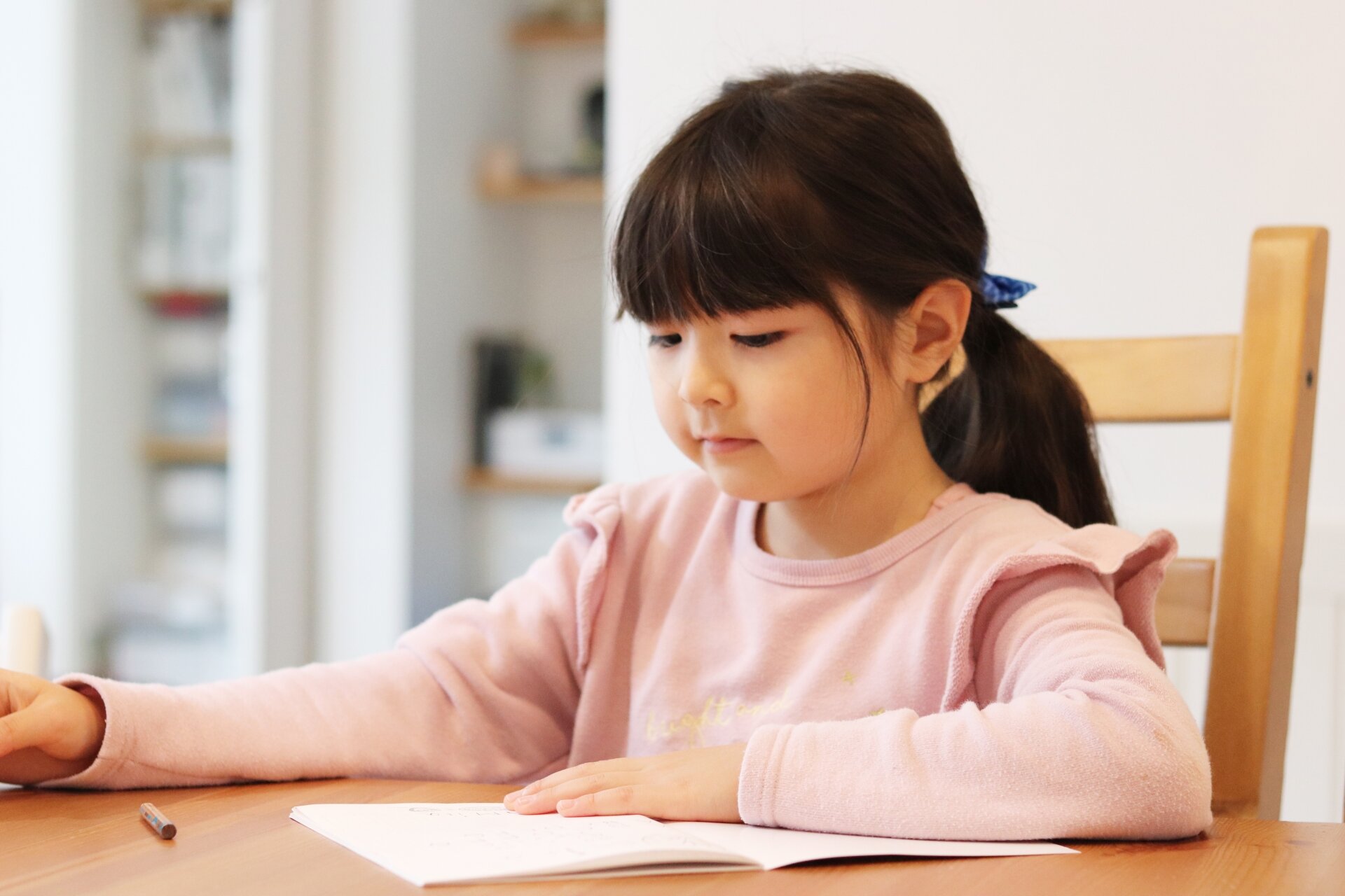 教育評論家、親野智可等さんに聞く「一人っ子あるある」のウソホント一人っ子をどう育てる？ママテナ