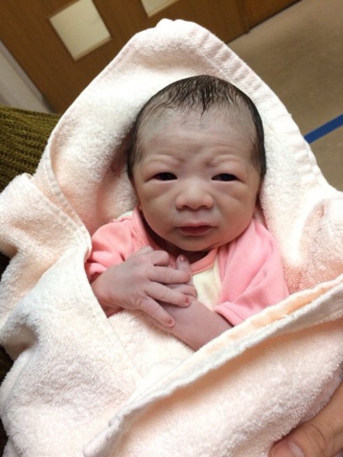 まどろむ赤ちゃんの変顔七変化！！バリエーションの多さに脱帽 新生児