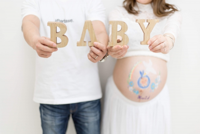 プロ監修 自宅でおしゃれに撮影！セルフマタニティフォトの撮り方とコツ子育てメディア memorico