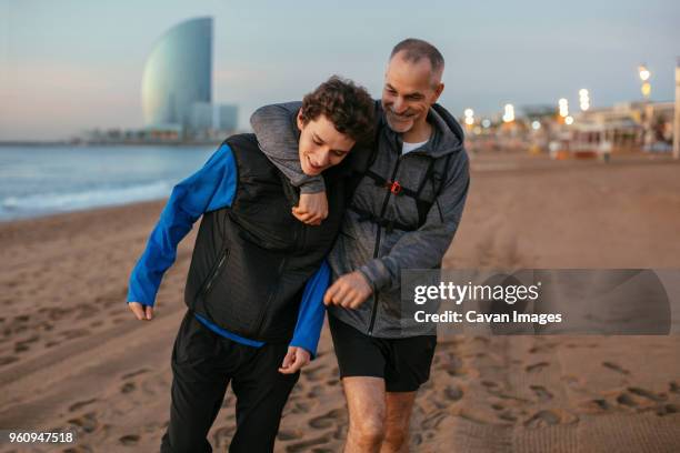 男性が女性を抱き寄せる意味とは？肩を抱き寄せる7つの男性心理女性の恋愛や出会いを応援する恋活ノウハウ・トレンド情報サイトハッピーライフウーマン