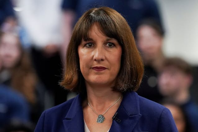 1日で100人と寝る”チャレンジで物議 イギリス人インフルエンサー女性24 の両親が現地メディアで涙の激白「育て方を間違ったんじゃないか」NEWSポストセブン