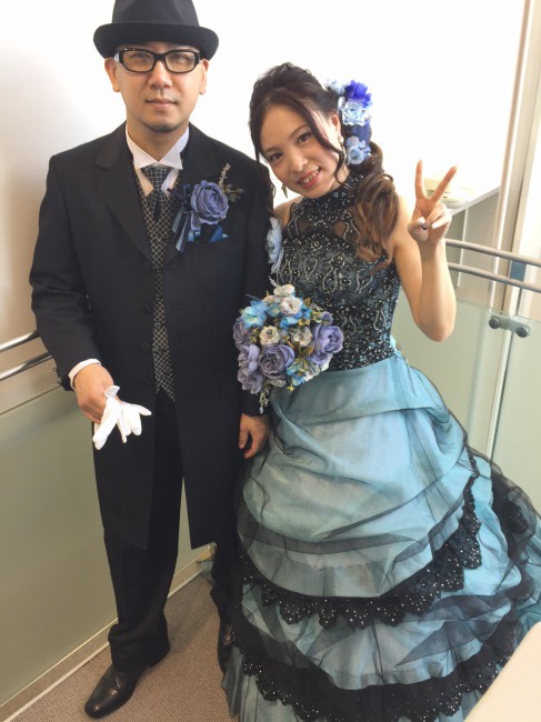 私メガネ大好きなんです！🥸って メイクルームでこのネイル見せてくれた時に 今日の結婚式絶対楽しいと確信した日︎︎︎︎♡♡ その後もゲストにメガネネイル見せたくて仕方ないご新婦様がかわいすぎた〜 ちなみにケーキにも🥸笑 @improve.photo_movie @anniversary