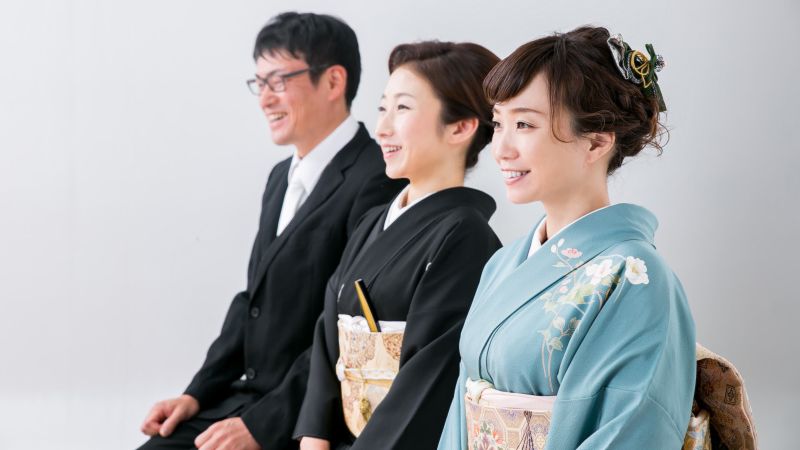 両家顔合わせ食事会 兄弟姉妹や親族が参加するには？席順・手土産はどうする？ゼクシィ