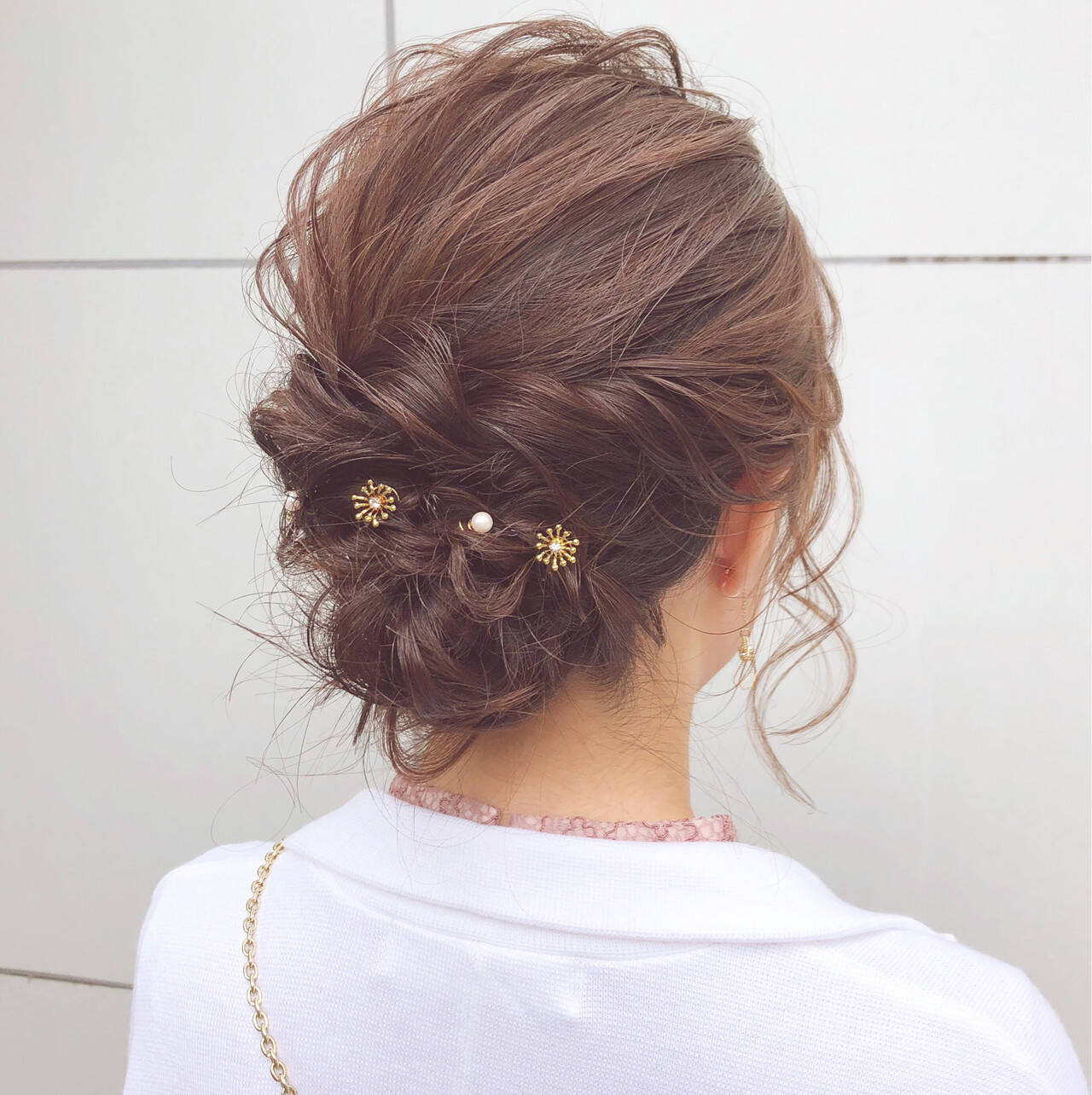 結婚式参列の髪型は？ボブ・ロングetc.長さ別にヘアアレンジを紹介ゼクシィ