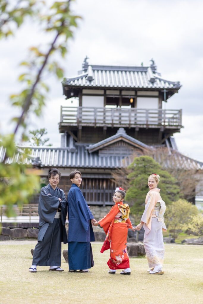 82,666 家族写真 日本人 Stock Photos, High-Res Pictures, and Images - Getty Images家族 日本人, 記念写真