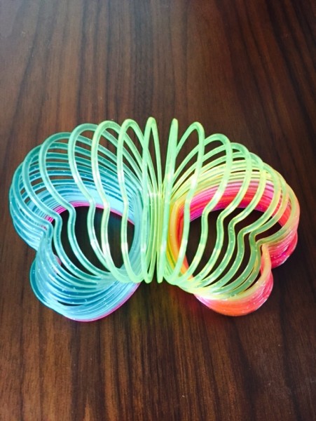 1歳から楽しめる手作りおもちゃ！セリアのプールスティックで指先の知育