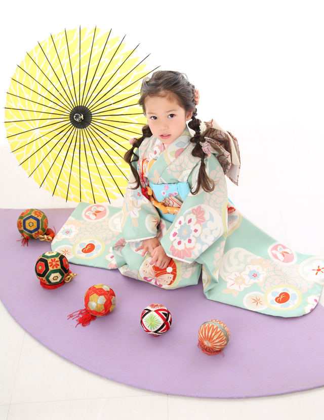 七五三 3歳人気のツインテール西宮駅すぐ レンタル衣装 近藤衣裳店