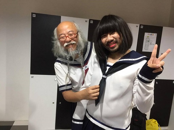 栄でセーラー服おじさんが撮影中Ｂｉｅｎｖｅｎｕｅ！ めざせフレンチな毎日