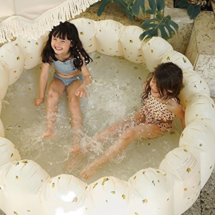 辻希美、自宅の庭に設置したプールを公開「汗だくになりながら組み立てまして」エンタメ話題ABEMA TIMESアベマタイムズ