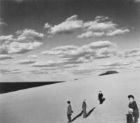 植田正治が撮影した妻・紀枝3の写真昭和ガイド