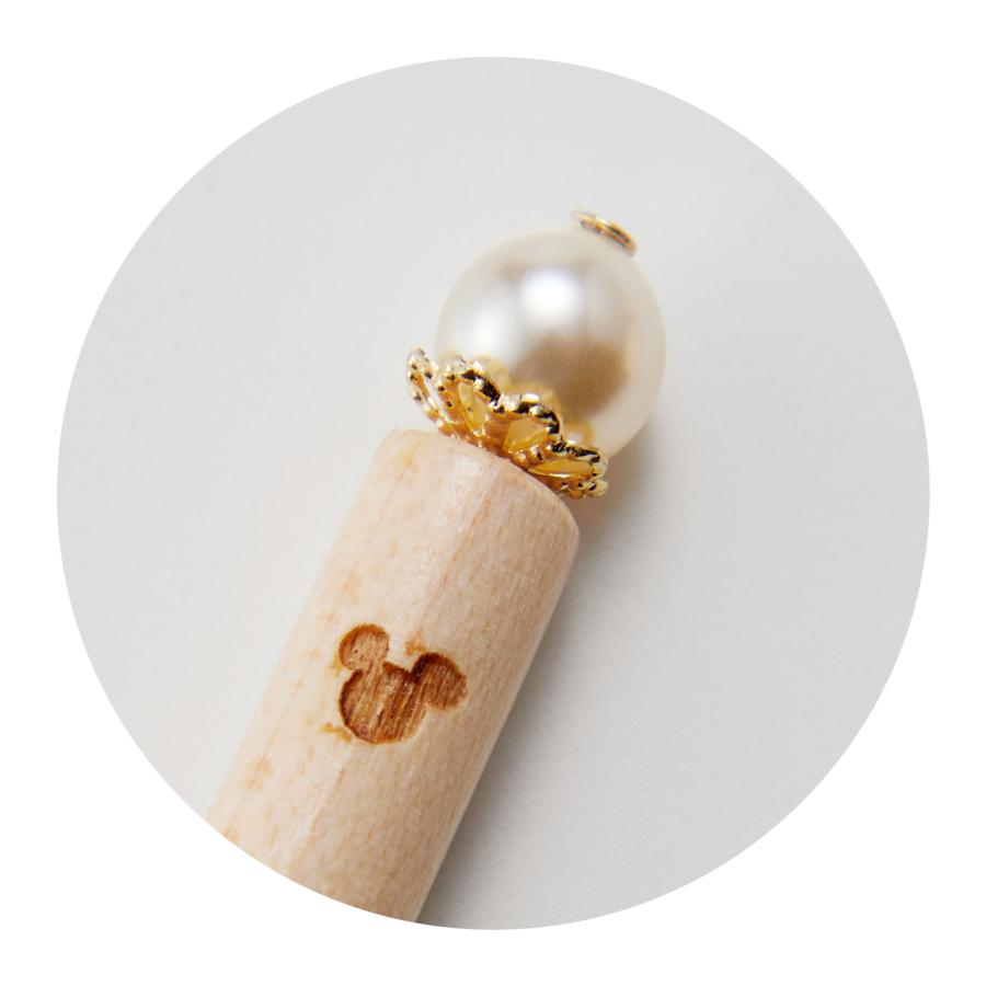 文在寅前大統領夫妻が14日、秋夕を迎え「皆が病気にならず、無事であることを願う」と話した。ムン前大統領はこの日、自身のフェイスブックを通じて「何よりも健康が最高」とし「 家族の親戚たちと団欒で幸せな大- MK