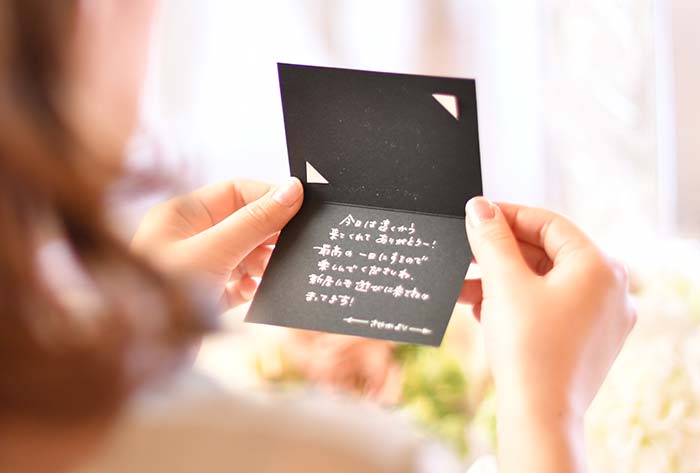 感謝が伝わる♪ 結婚式の「席札メッセージカード」の書き方＆文例集ゼクシィ