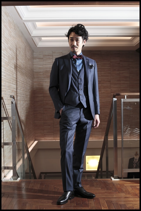 結婚式参列でネイビースーツはOK？NGパターン＆ポイント・マナーもご紹介 - KASHINAVI カシナビ