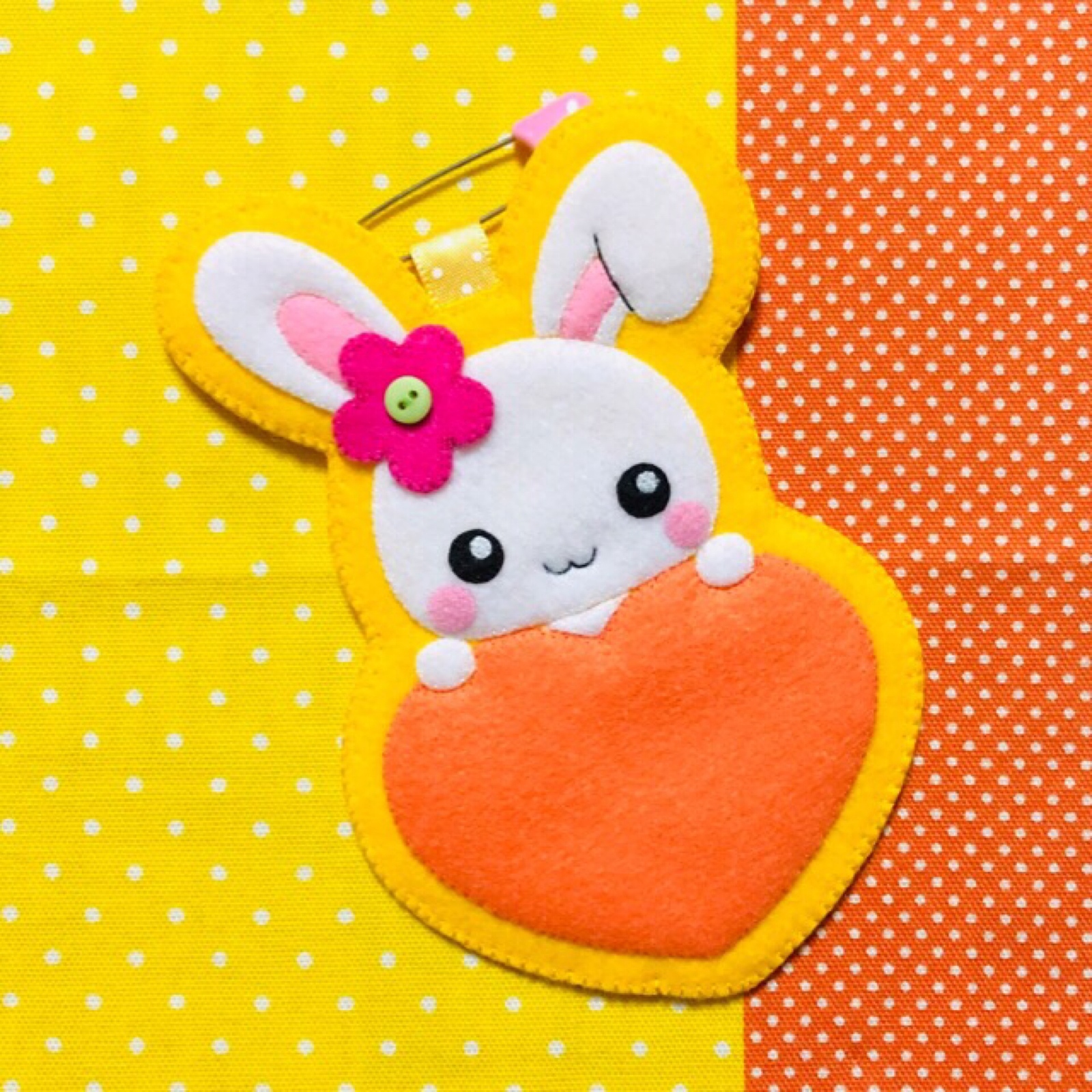 保育士さんご用達‼ 名札屋さん らびりーフェルトの手作り名札☆ 腕はめ用ゴムをつけると便利☆ロシアンブル