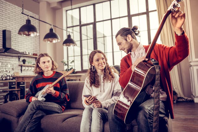 久々に兄弟の動画を突然投稿。, 性格と体格が全然違う3歳差の2人の成長が楽しみだ笑。,子育ては、自分がこの年齢の時にどうだったかな、どんな感情だったかなって思い出す機会にもなっている。, 私もこれが昔好きだったなーとか。,海もいいし、山登りやハイキングを再開し、今後一緒にできたら良いな。, 皆さままた、遊びましょ〜。, Parenting also gives me achance to