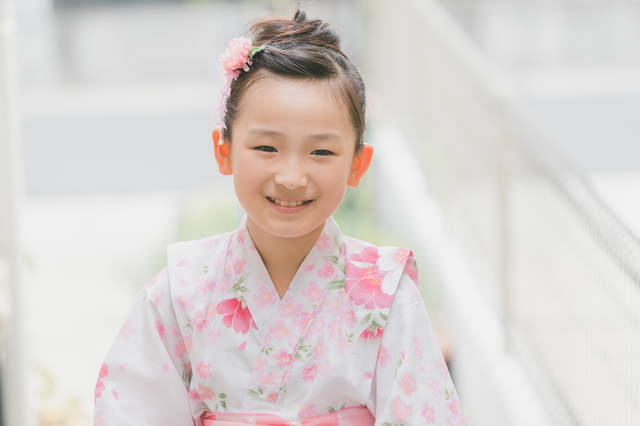 ママ美容師 不器用でも簡単！子供の浴衣ヘアアレンジ3選 ハーフ髪型100均de 海外風インテリア&パーティ&DIY 国際離婚シングルマザー