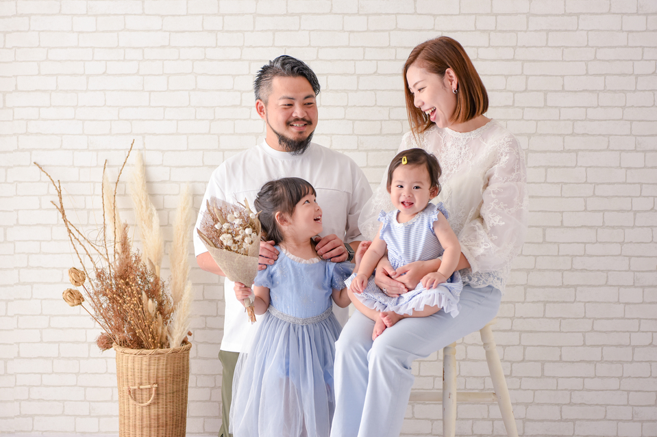 伊丹市より家族で1歳のバースデーフォト宝塚市の写真館スタジオオレンジ・モンテシート