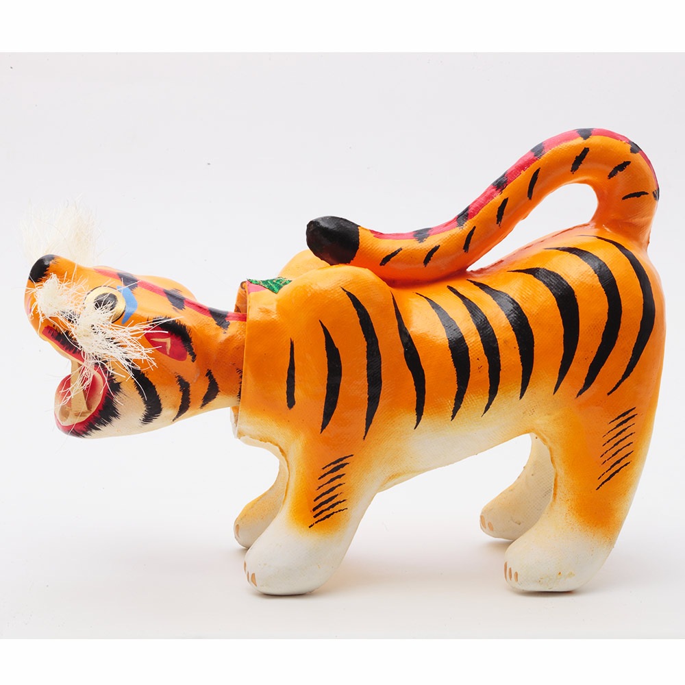 五月人形鎧飾り 幅 45cm 高さ 43cm タンゴ侍 墨虎 金彩梅 鯉のぼり飾り – 寿鳳人形の東芸