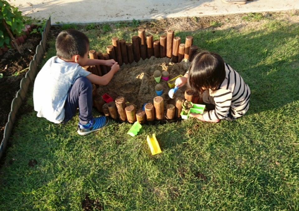 公園よりもおうちがいい♪安全で清潔に遊べるおうち砂場の作り方RoomClip mag暮らしとインテリアのwebマガジン