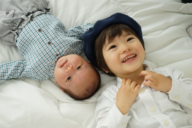 夢占い 赤ちゃんを抱く・育てる・産む・泣く・抱っこ・世話・笑う意味とは？ - 恋愛理想郷