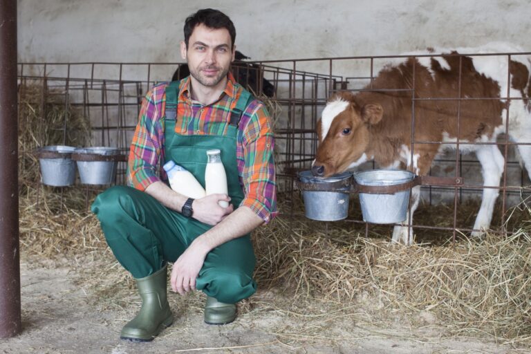 酪農の雇用対策 第2回 牧場のIT化で未経験者にも適応北海道のおいしさを、まっすぐ。よつ葉