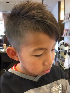 震災刈りとツーブロック・子供の始業式低料金理容カット技術