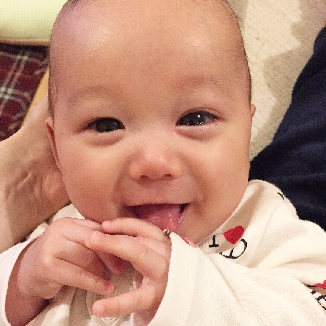 赤ちゃんが可愛いと感じるのはなぜ？ 愛情を引き出す心理学テレビでおなじみの植木理恵先生が、目や視線にまつわる心理学を徹底解説！コンタクトレンズのアイシティ