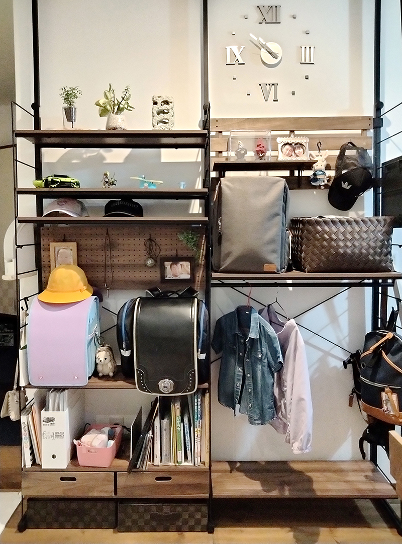 子ども服をスッキリ収納✨ニトリ のお助けアイテム🧺ˊ˗@mamagirl_jp 衣替え時にオススメしたい🌸 ニトリの引き出し整理ボックス🙆👌🏻仕切りがあることで、片付けがうんと楽に✨ 衣服の収納に悩むママさん必見です👀 @__mika.home さんの投稿を引用させていただき