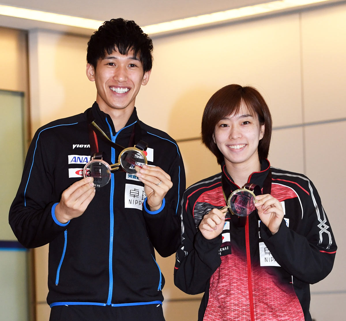 現役引退の石川佳純、「頭の回転」と“美貌”でテレビ各局が争奪戦！ 座を奪われる福原愛の危機Smart FLASH スマフラ 光文社週刊誌