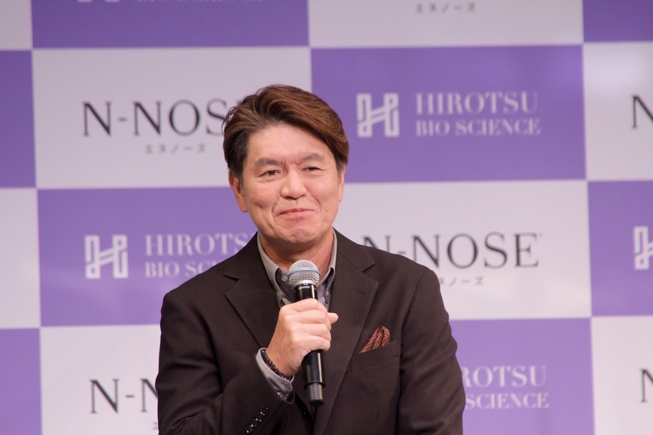 ひろみさん様専用 アップリカ ココネルエア ホワイトグレー ココネルエアーab アップリカ ベビーベッドベビー・キッズ