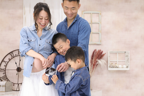 3人家族での最後のいい思い出作り」おしゃれなマタニティフォトの撮影OurPhoto アワーフォト