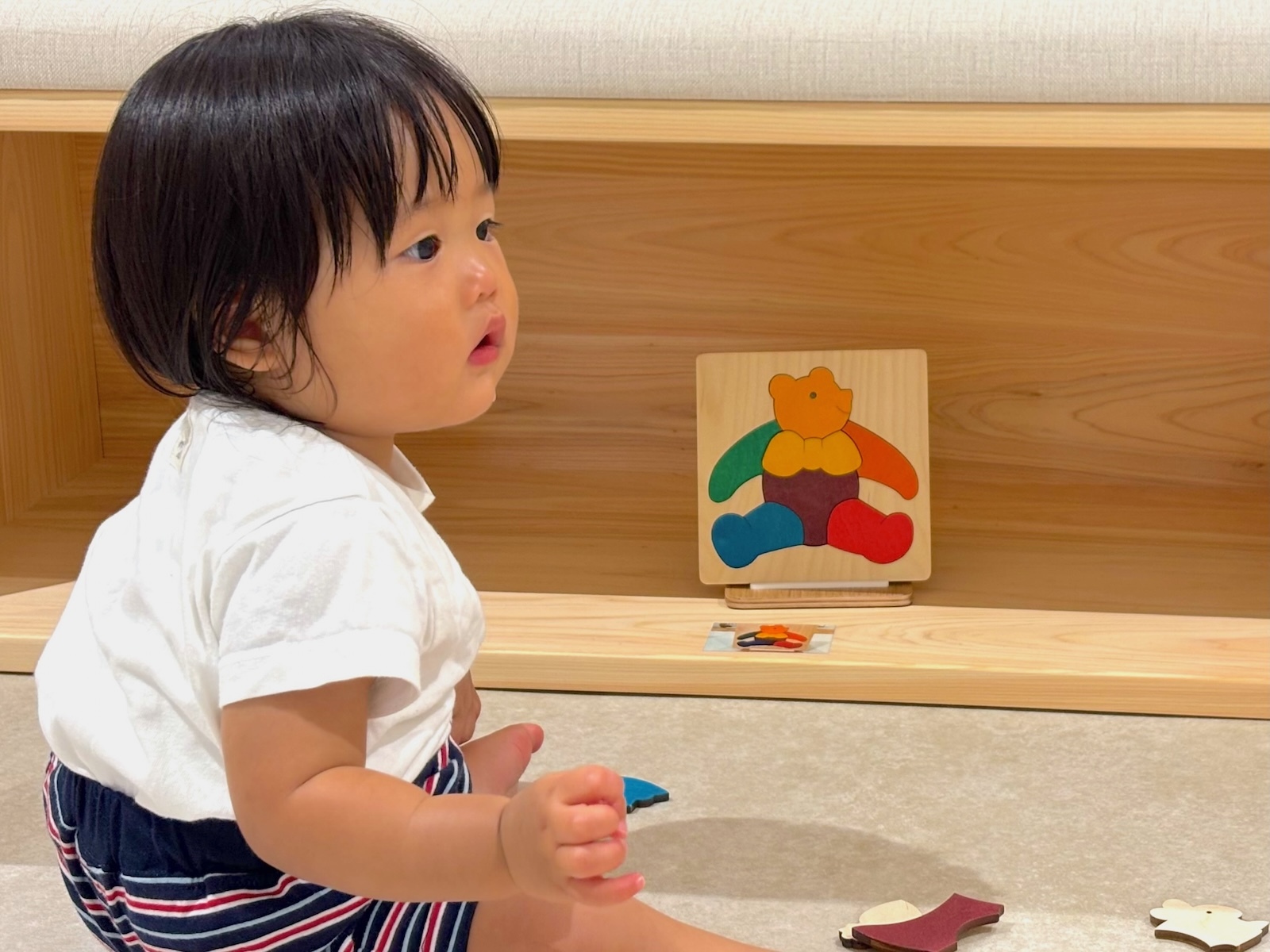 スマイル 更衣室ロッカー OAスチールロッカー 3連4段12人用 ダイヤル錠 4桁ホワイト 幅900×奥行515×高さ1790mm 1台 3梱包- アスクル