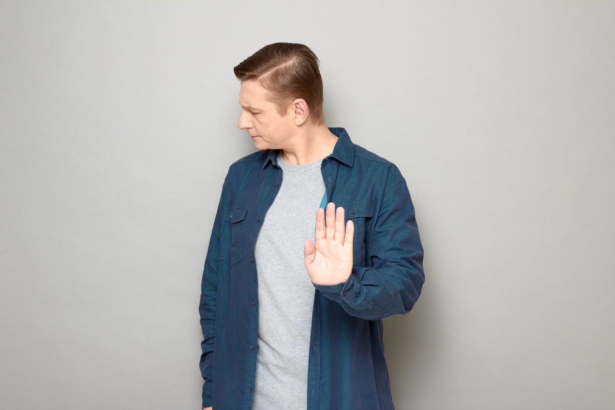 手を横に振る」の写真素材143件の無料イラスト画像Adobe Stock