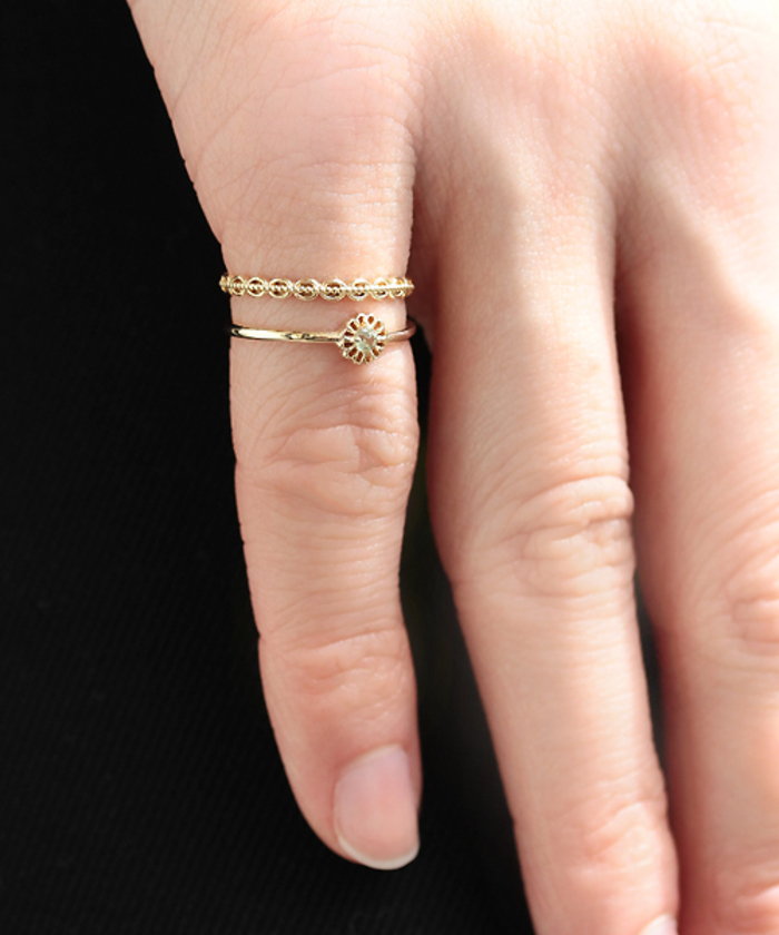 指輪の重ね付け。おしゃれでバランス良いコツは？両手のリング実例5選ハンドメイド、手作り通販・販売のCreema